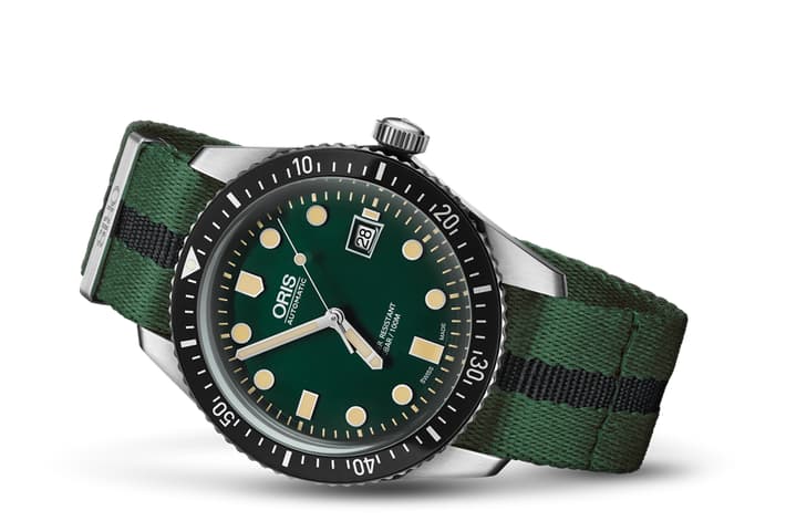 Image of Divers Sixty-Five